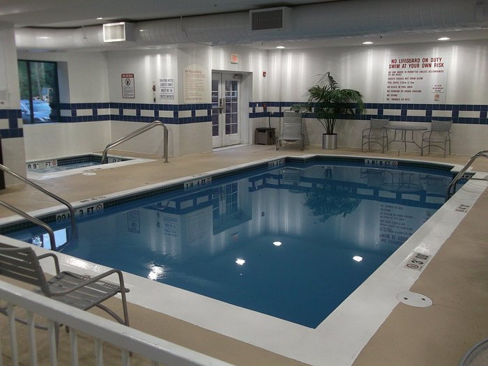 Holiday Inn Express & Suites Warwick-Providence (Airport), an IHG hotel
