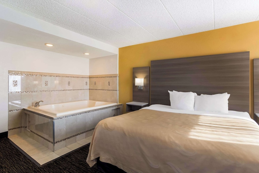 Quality Suites Milwaukee Airport