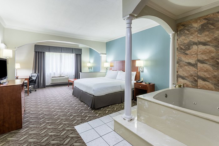 Holiday Inn Express & Suites Lake Charles, an IHG hotel